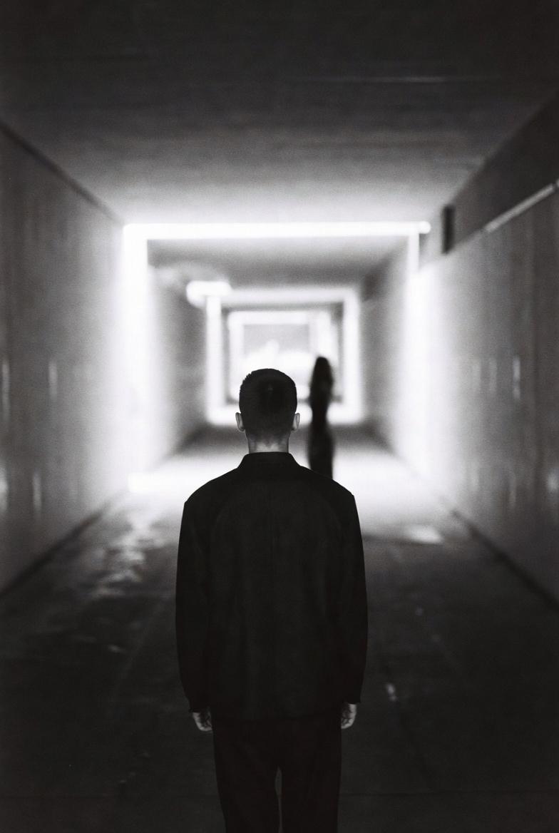 Silueta en la oscuridad